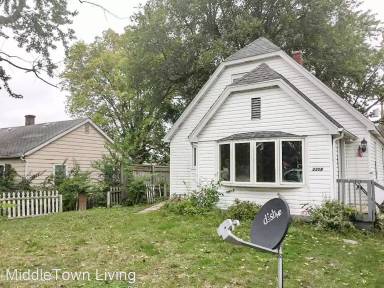 Main picture of 3308 E 13th St