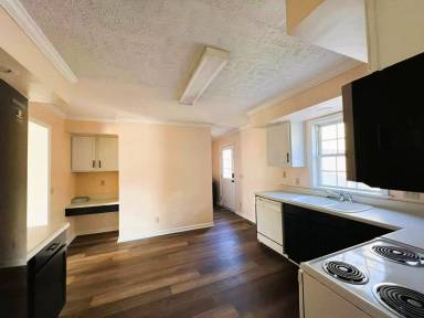 Main picture of 108 Glenn Forest Dr