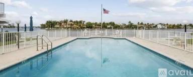 Main picture of 425 Bayshore Dr