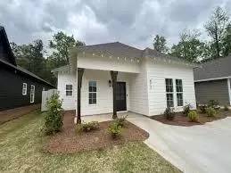 Main picture of 872 Village Dr
