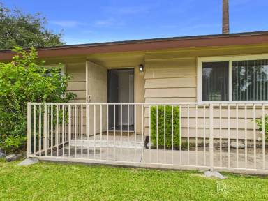 Main picture of 1125 E Foothill Blvd