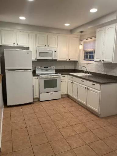 Main picture of 193 Ball Farm Rd