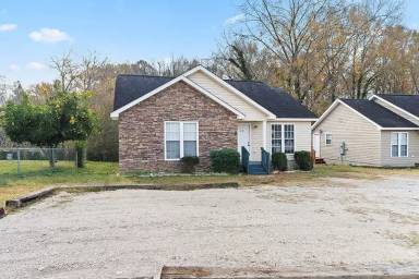 Main picture of 519 Maxwell Ave