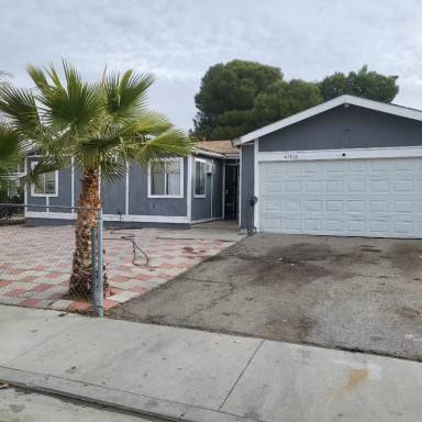 Main picture of 42843 Yew St