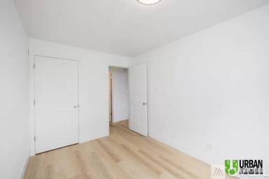 Main picture of 2805 E Sharp Ave