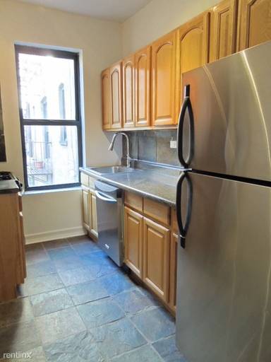 Main picture of 446 Saint Johns Pl