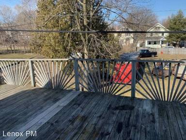 Main picture of 206 Sanderson Ave