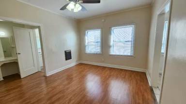 Main picture of 844 S Westlake Ave