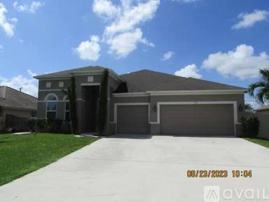 Main picture of 442 SW Fields Ave