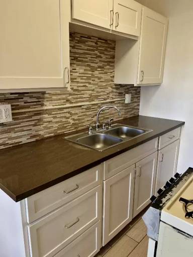 Main picture of 1845 N Gramercy Pl