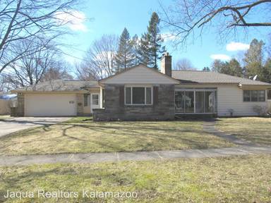 Main picture of 1121 Jenks Blvd