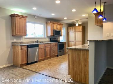 Main picture of 2628 Laramie St