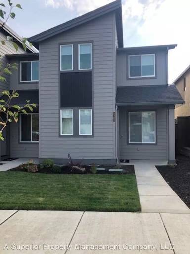 Main picture of 2400 NE Victor Pl