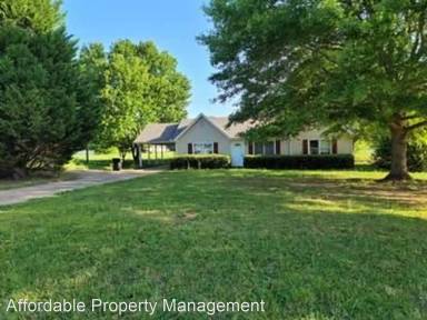 Main picture of 608 Aerodrome Way