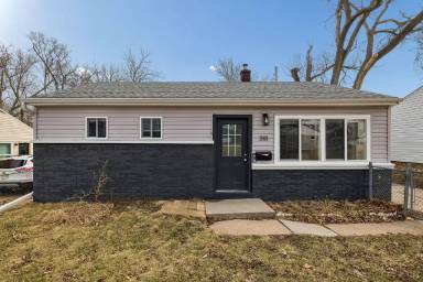 Main picture of 3111 S 40th St