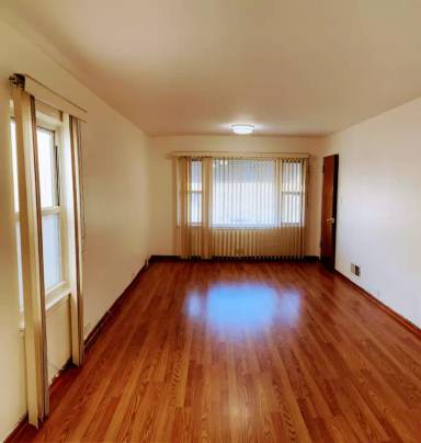 Main picture of 4422 S Homan Ave