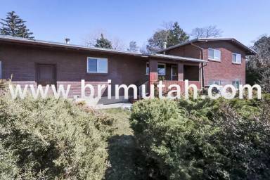 Main picture of 3707 S Forest Hills Dr