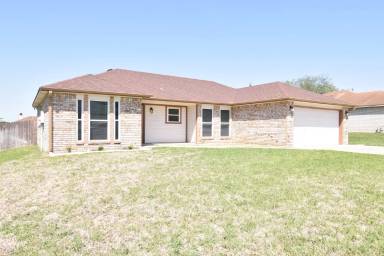 Main picture of 905 Northern Dancer Dr