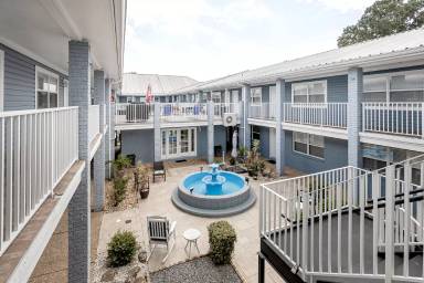 Main picture of 1282 Beach Blvd