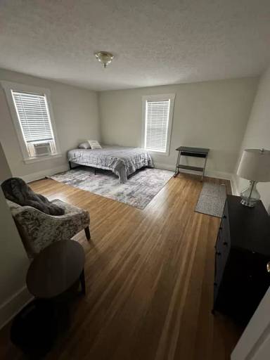 Main picture of 611 E Market St