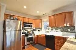 Main picture of 30 Beach St