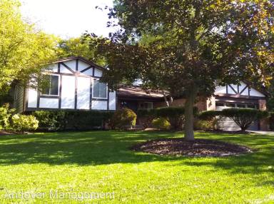 Main picture of 3230 Rolling Green Cir S