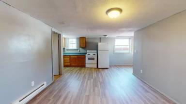 Main picture of 3749 S Washington St