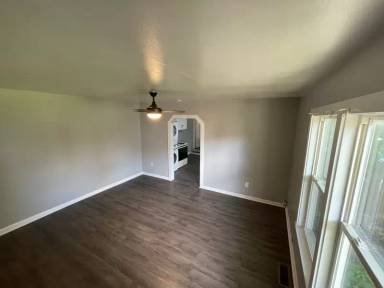 Main picture of 101 N Main St