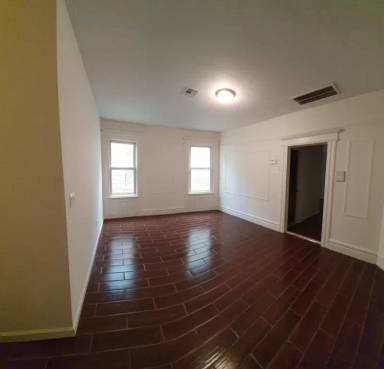 Main picture of 655 S 18th St