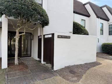 Main picture of 155 Beaufort Ct