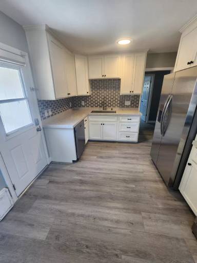 Main picture of 9456 Slope St