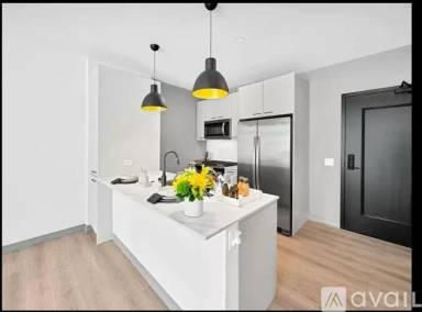 Main picture of 2112 N Ashland Ave
