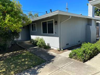 Main picture of 1441 Essex Way