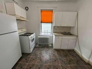 Main picture of 71 Winfield Ave