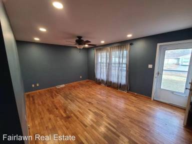 Main picture of 1407 E Pennsylvania Ave