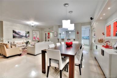 Main picture of Grand Bay Residences