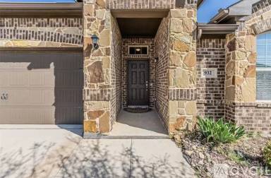 Main picture of 932 Deer Valley Dr