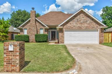 Main picture of 1012 Westbury Ct