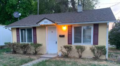 Main picture of 105 N Davis St