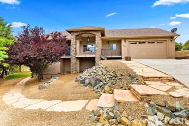 Main picture of 245 Eagle Crest Cir