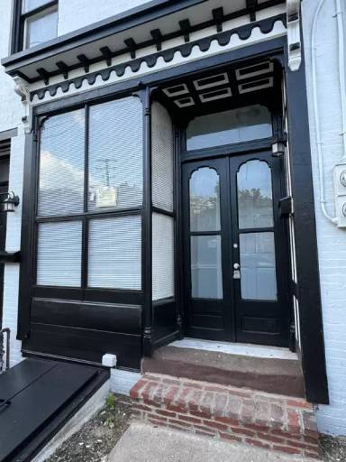 Main picture of 304 S 2nd St
