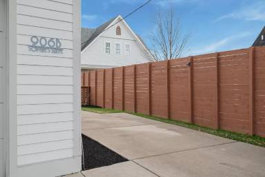 Main picture of 906 N 5th St