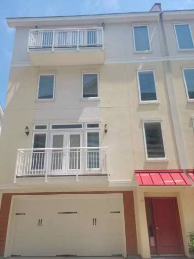 Main picture of 7401 N Ocean Blvd