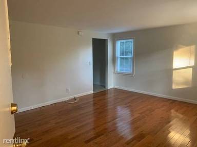 Main picture of 120 Lakeview Ave