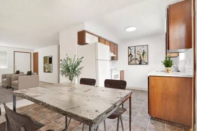 Main picture of 2148 E View Pl