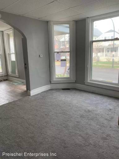 Main picture of 468 Fargo Ave