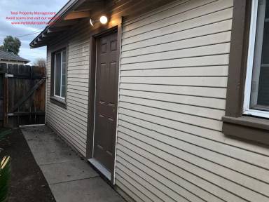 Main picture of 261 N M St