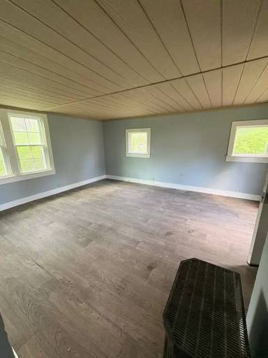 Main picture of 205 Leslie Ave