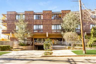 Main picture of 1 Markham Rd