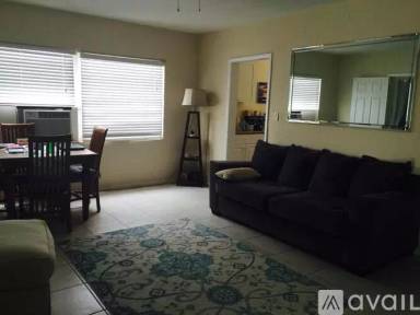 Main picture of 707 NE 17th Way